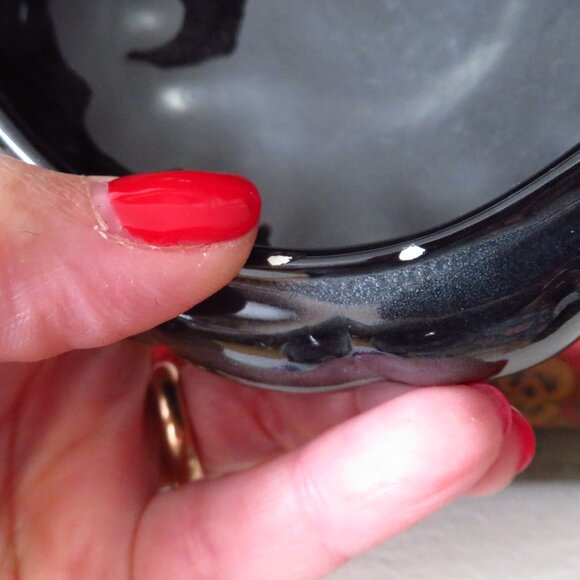 Vintage ceramic black container with daffodil flower - Picture 7 of 9